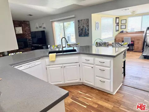 Kitchen - 8125 Centola Rd, Phelan, CA 92371 photo 1 of 4