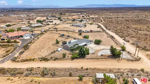 View/Area - 8125 Centola Rd, Phelan, CA 92371 photo 3 of 4