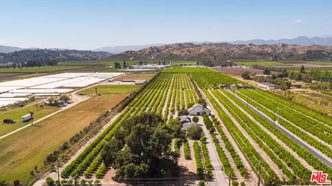 13721 W Telegraph Rd, Santa Paula, CA 93060
