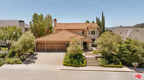 5120 Lafitte Dr, Oak Park, CA 91377