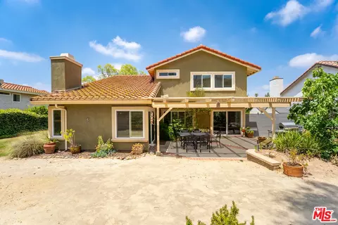 Exterior - 2934 Chippewa Ave, Simi Valley, CA 93063 photo 6 of 13