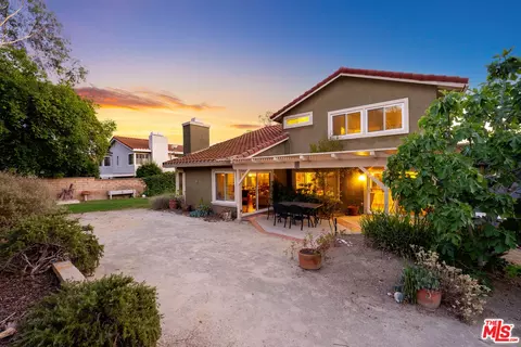 Exterior - 2934 Chippewa Ave, Simi Valley, CA 93063 photo 7 of 13