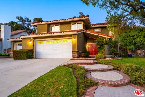Exterior - 2934 Chippewa Ave, Simi Valley, CA 93063 photo 3 of 13