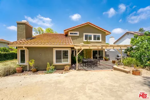 Exterior - 2934 Chippewa Ave, Simi Valley, CA 93063 photo 11 of 13