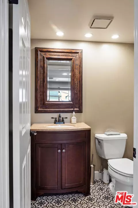 Bath - 2934 Chippewa Ave, Simi Valley, CA 93063 photo 1 of 4