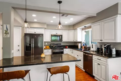 Kitchen - 2934 Chippewa Ave, Simi Valley, CA 93063 photo 2 of 5