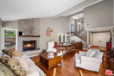 Living - 2934 Chippewa Ave, Simi Valley, CA 93063 photo 2 of 3