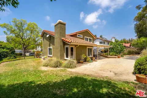 Exterior - 2934 Chippewa Ave, Simi Valley, CA 93063 photo 10 of 13