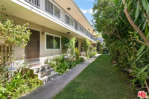 1517 Harvard St #3, Santa Monica, CA 90404