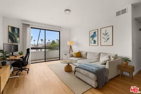 533 S St Andrews Pl #209, Los Angeles, CA 90020