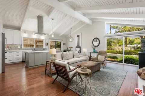 533 N La Cumbre Rd, Santa Barbara, CA 93110