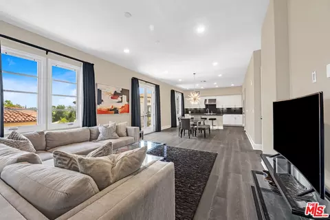 23500 Park Sorrento #H41, Calabasas, CA 91302