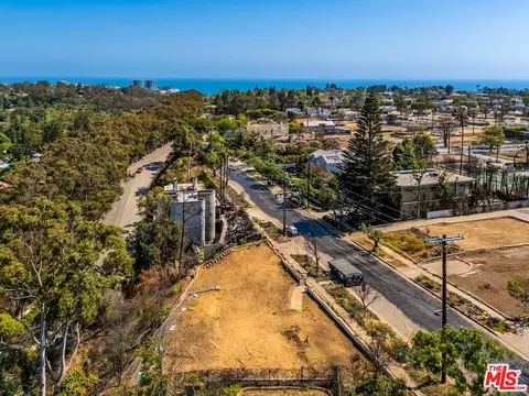 824 Chautauqua Blvd, Pacific Palisades, CA 90272