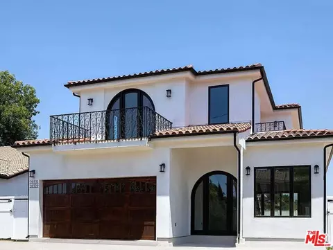 20329 Stagg St, Winnetka, CA 91306