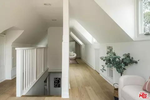 1767 Hillside Dr, Glendale, CA 91208 photo 27