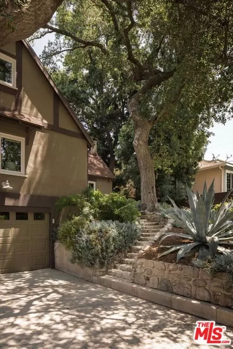 1767 Hillside Dr, Glendale, CA 91208 photo 4