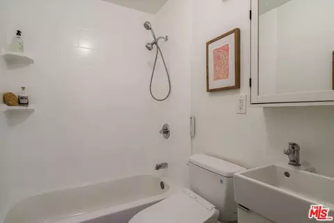 1767 Hillside Dr, Glendale, CA 91208 photo 19