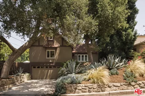 1767 Hillside Dr, Glendale, CA 91208