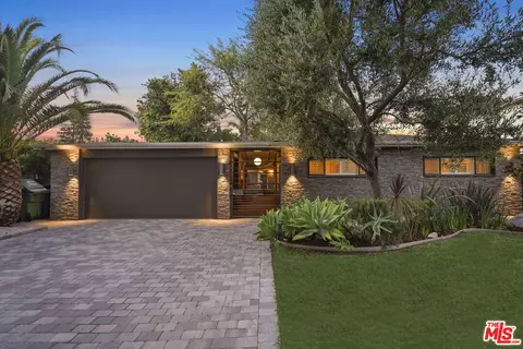 12815 Sarah St, Studio City, CA 91604