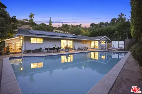 3801 Weslin Ave, Sherman Oaks, CA 91423