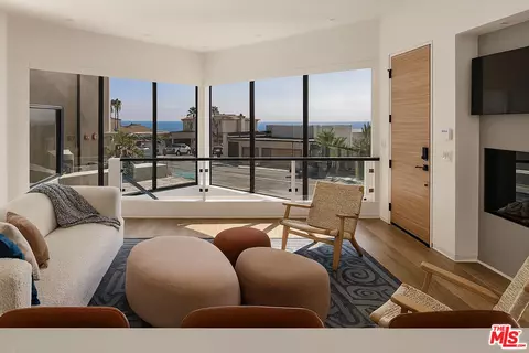 Living - 734 Esplanade #A, Redondo Beach, CA 90277 photo 2 of 3