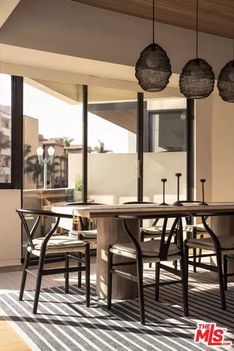 Dining - 734 Esplanade #A, Redondo Beach, CA 90277 photo 3 of 3