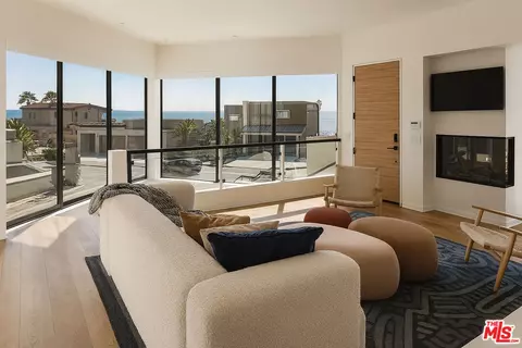 Living - 734 Esplanade #A, Redondo Beach, CA 90277 photo 3 of 3