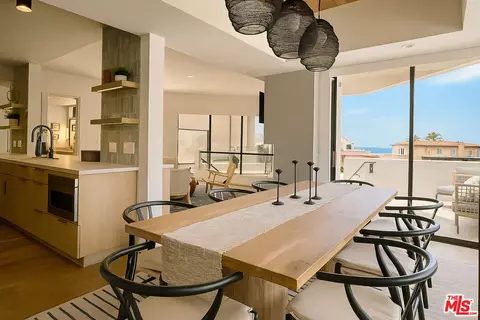 Dining - 734 Esplanade #A, Redondo Beach, CA 90277 photo 1 of 3