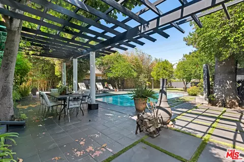 5341 Mecca Ave, Tarzana, CA 91356