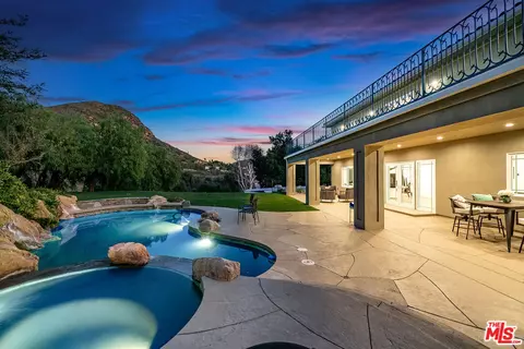 29677 Mulholland Hwy, Agoura Hills, CA 91301