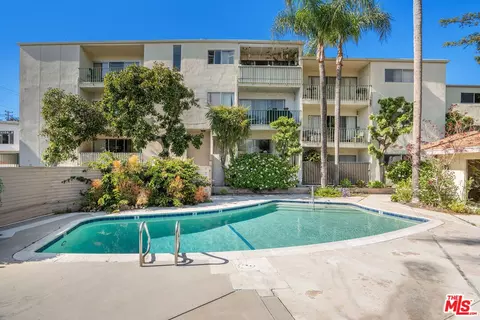 10240 Camarillo St #301, Toluca Lake, CA 91602