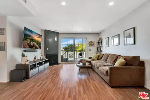 801 Pine Ave #312, Long Beach, CA 90813 photo 2
