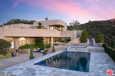 415 Stunt Rd, Calabasas, CA 91302