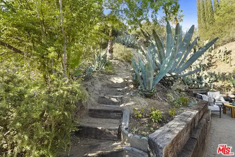 516 Sinclair Ave, Glendale, CA 91206 photo 39