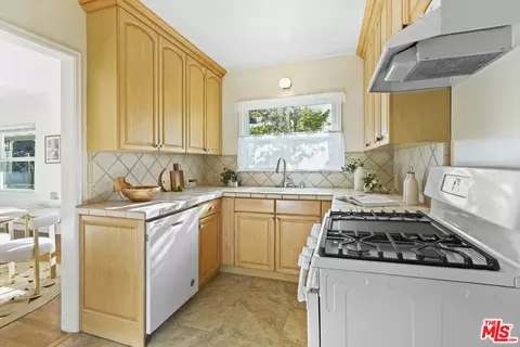 516 Sinclair Ave, Glendale, CA 91206 photo 16