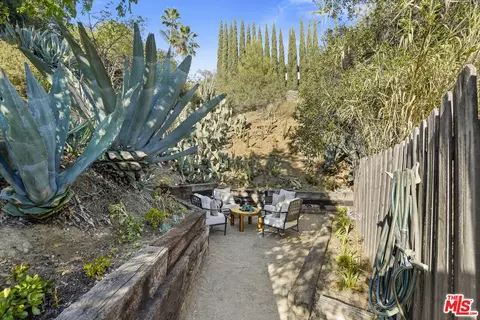 516 Sinclair Ave, Glendale, CA 91206 photo 37