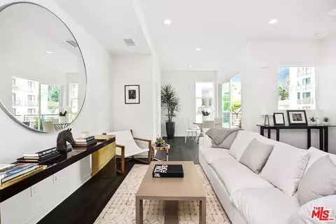 8406 Blackburn Ave, Los Angeles, CA 90048