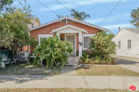 586 W Macarthur Ave, San Pedro, CA 90731