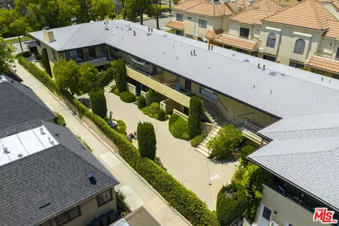 482 S El Molino Ave, Pasadena, CA 91101 photo 8