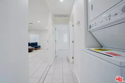 Entry Way - 3900 E 3rd St, Los Angeles, CA 90063 photo 2 of 6
