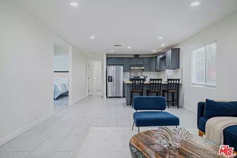 Entry Way - 3900 E 3rd St, Los Angeles, CA 90063 photo 4 of 6