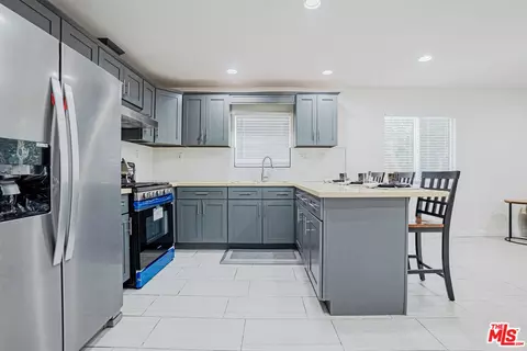 Entry Way - 3900 E 3rd St, Los Angeles, CA 90063 photo 1 of 6