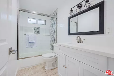 Bath - 3900 E 3rd St, Los Angeles, CA 90063 photo 1 of 2