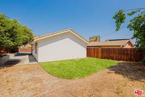 Exterior - 3900 E 3rd St, Los Angeles, CA 90063 photo 7 of 8