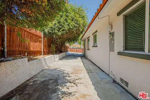 Exterior - 3900 E 3rd St, Los Angeles, CA 90063 photo 6 of 8