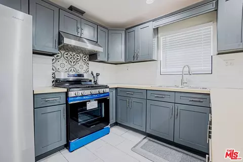 Kitchen - 3900 E 3rd St, Los Angeles, CA 90063 photo 2 of 2