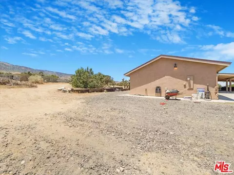 Exterior - 9446 Green Rd, Pinon Hills, CA 92372 photo 5 of 8