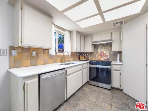 Kitchen - 9446 Green Rd, Pinon Hills, CA 92372 photo 1 of 2