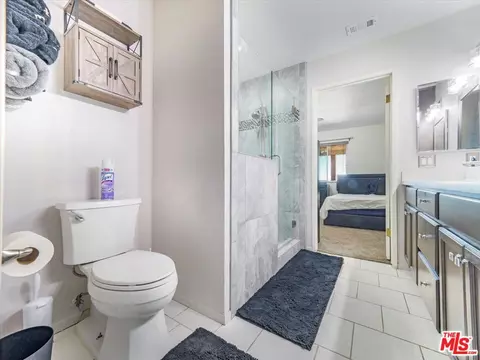 Bath - 9446 Green Rd, Pinon Hills, CA 92372 photo 1 of 3