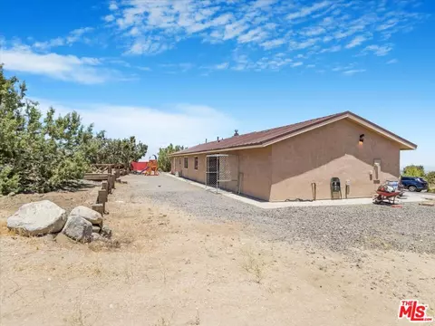 Exterior - 9446 Green Rd, Pinon Hills, CA 92372 photo 4 of 8